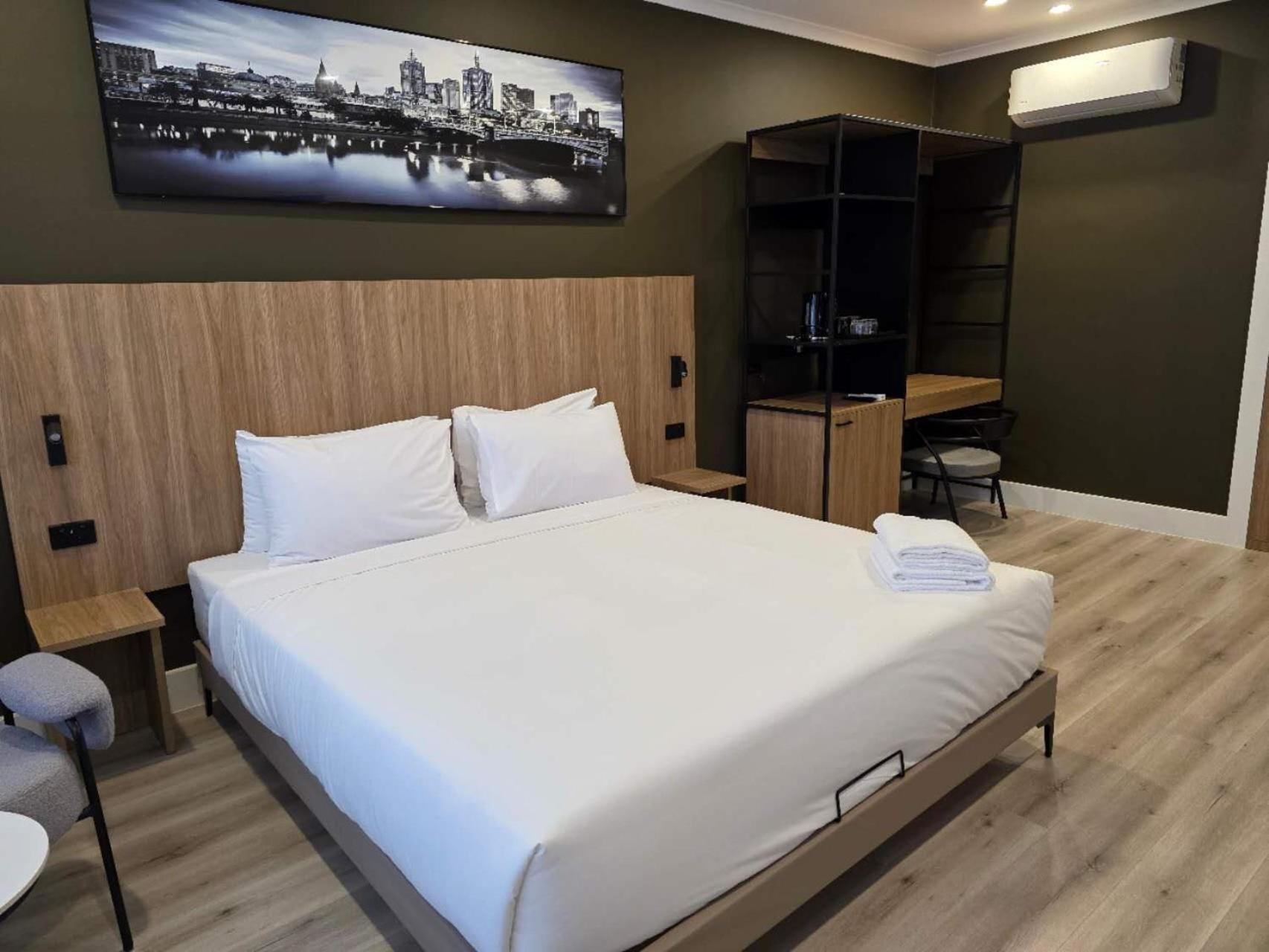 The Parkmore Hotel Melbourne City Exterior foto